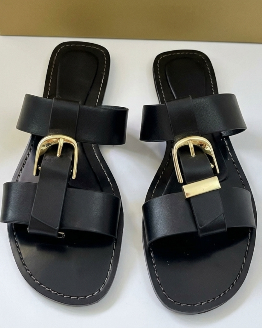 SANDALIAS HEBILLA